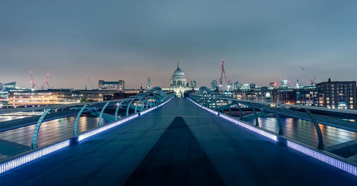 Comparaison Paris vs Londres : quelle ville choisir ?